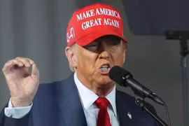 Ông Trump lại tung đòn công kích về người nhập cư