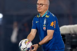 Thua thảm Argenrtina vòng loại World Cup, HLV tuyển Brazil bị cách chức