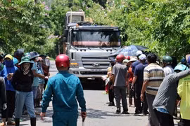 Làm rõ việc hàng trăm người ngăn doanh nghiệp khai thác khoáng sản ở Lâm Đồng