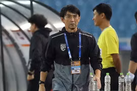 AFF Cup: HLV Thái Lan rất sốc khi bị Singapore dẫn đến 2-0, nhưng ơn trời…
