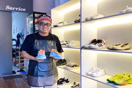 Nở rộ dịch vụ bảo dưỡng giày thể thao