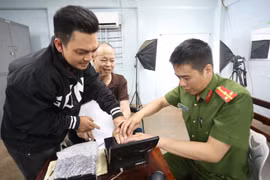 Giảm tải “ùn tắc” cho bộ phận cấp căn cước, định danh điện tử