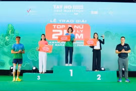 Phạm Thị Hồng Lệ về nhì cự ly 21 km tại Giải chạy Tay Ho Half Marathon 2026.