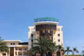 Một số cơ sở kinh doanh dịch vụ lưu trú, khách sạn đã mở cửa miễn phí cho người dân tạm trú, cùng nhau vượt qua thời điểm khó khăn.