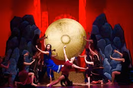 Tiết mục múa “Tiếng gọi đại ngàn”. Ảnh: Thùy Dung