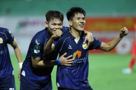 Quy Nhơn United thi đấu khởi sắc, giành trọn 3 điểm trên sân nhà.