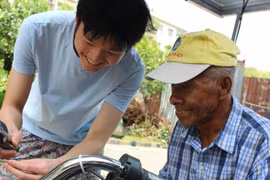 TP.HCM nghĩa tình: Cậu học sinh tuổi teen từ Mỹ làm dự án nhân ái