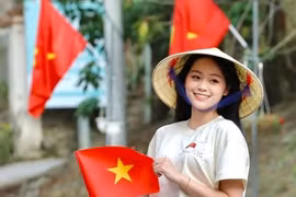 Nô nức check-in trên con đường cờ đẹp nhất Đà Lạt