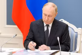 Tổng thống Nga Vladimir Putin ký sắc lệnh tuyển thêm 133.000 quân nhân nhập ngũ.