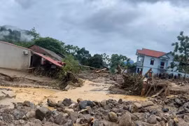 Một ngày mưa hơn 100 mm, 17 tỉnh nguy cơ lũ quét, sạt lở đất