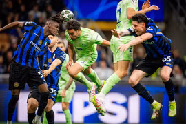 Barcelona thua trận cầu 7 bàn, Inter Milan vào chung kết Champions League