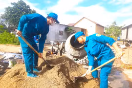 Đak Pơ xây dựng lực lượng dân quân tự vệ vững mạnh 