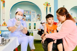 Công tác tiêm chủng mở rộng tại tỉnh Gia Lai được triển khai an toàn và đúng quy định. Ảnh: N.N