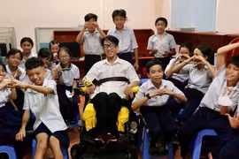 TP.HCM nghĩa tình: Kỳ tích 'thầy giáo xe lăn' gieo chữ cho trẻ em nghèo