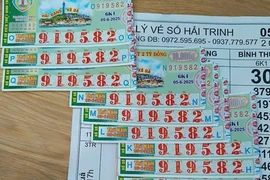 Mua vé số trên đường chạy xe máy từ TP HCM về Đắk Lắk, 1 thanh niên trúng 28 tỉ đồng