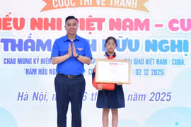 Nữ sinh Hà Nội đoạt giải nhất cuộc thi vẽ tranh Việt Nam - Cuba