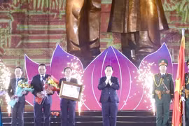 Tỉnh Bình Định đón nhận Huân chương Độc lập hạng ba