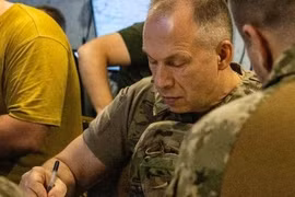 Xung đột Nga - Ukraine ngày 4/10: Tổng tư lệnh Ukraine thăm một trong những điểm 'nóng' nhất trên chiến trường