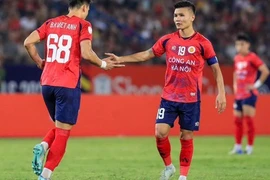 CLB CAHN mất chức vô địch Cup C1 Đông Nam Á dù dẫn 2 bàn