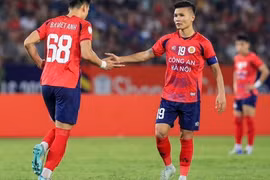 CLB CAHN mất chức vô địch Cup C1 Đông Nam Á dù dẫn 2 bàn