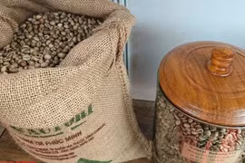 Giá cà phê hôm nay 6-4: Sẽ 'sụp' đến khi nào? 