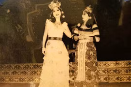 Tình yêu từ chiến hào: Câu hát chèo nên duyên