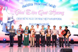 Hội viên Chi hội Nhạc sĩ Việt Nam tỉnh tại chương trình chào mừng Ngày Âm nhạc Việt Nam năm 2024. Ảnh: H.N