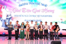 Hội viên Chi hội Nhạc sĩ Việt Nam tỉnh tại chương trình chào mừng Ngày Âm nhạc Việt Nam năm 2024. Ảnh: H.N