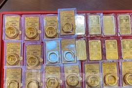 Giá vàng tiếp tục tăng cao