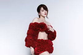 Thiều Bảo Trâm nhận mưa lời khen