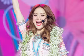 Tóc Tiên bị Mie 'vượt mặt' ở show âm nhạc