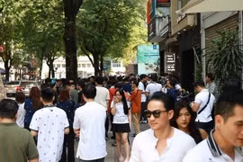 Người dân chung cư ở TPHCM hoảng loạn bởi rung lắc