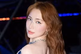 Pháo lật đổ Hòa Minzy