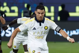 Ronaldo tiến gần cột mốc 1.000 bàn thắng, làm rõ tương lai với Al Nassr