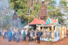 Sức sống từ lễ hội ở làng Kép 2 (xã Ia Mơ Nông, huyện Chư Păh) khiến ngôi làng này trở thành điểm du lịch văn hóa hấp dẫn. Ảnh: M.C