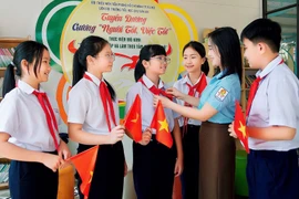 Học sinh Trường Tiểu học Chu Văn An (phường Tây Sơn, TP. Pleiku) tích cực tham gia mô hình “Chúng em học tập và làm theo tấm gương Bác Hồ”. Ảnh: Đ.T