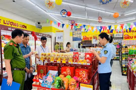 Điểm tin trưa: Siết chặt an toàn thực phẩm dịp Tết và lễ hội đầu năm