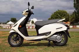 Suzuki e-Access trình làng: Xe máy điện 55 triệu đồng, phạm vi 95 km cho mỗi lần sạc