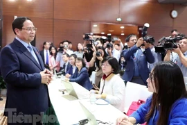 Thủ tướng thăm hỏi, động viên báo chí tác nghiệp, đưa tin về Đại hội XIV của Đảng