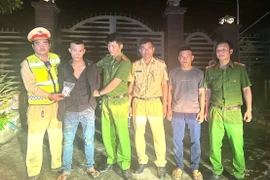 Lực lượng Cảnh sát giao thông phối hợp Công an xã Đak Pơ bắt quả tang Nguyễn Đức Tín khi đang tàng trữ trái phép chất ma túy.