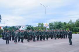 Cán bộ chiến sĩ Lữ đoàn 368 chuẩn bị lên đường làm nhiệm vụ phòng, chống bão vào sáng sớm 6-11.