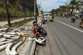 Người đàn ông chạy xe máy trên đường Nguyễn Tất Thành (thuộc phường Quy Nhơn, tỉnh Gia Lai) thì ngã ra đường, tử vong sau đó.