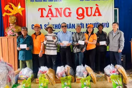 Tặng 100 suất quà cho người khiếm thị huyện Kông Chro