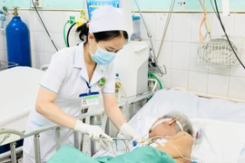 Điều dưỡng viên Nguyễn Công Thành: Ứng xử hay, tay nghề giỏi