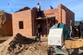 Phòng Cảnh sát cơ động chung tay xóa nhà tạm, nhà dột nát