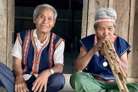 Những nghệ sĩ từ làng