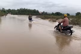 Cẩn trọng khi qua ngầm tràn mùa mưa lũ