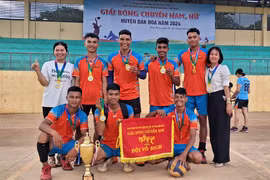 Người lan tỏa đam mê bóng chuyền ở Adơk