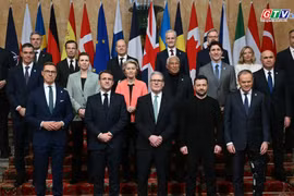 NATO họp khẩn tại Brussels: Mỹ thúc đồng minh “mở hầu bao” viện trợ Ukraine