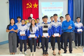 Đồng hành cùng sĩ tử